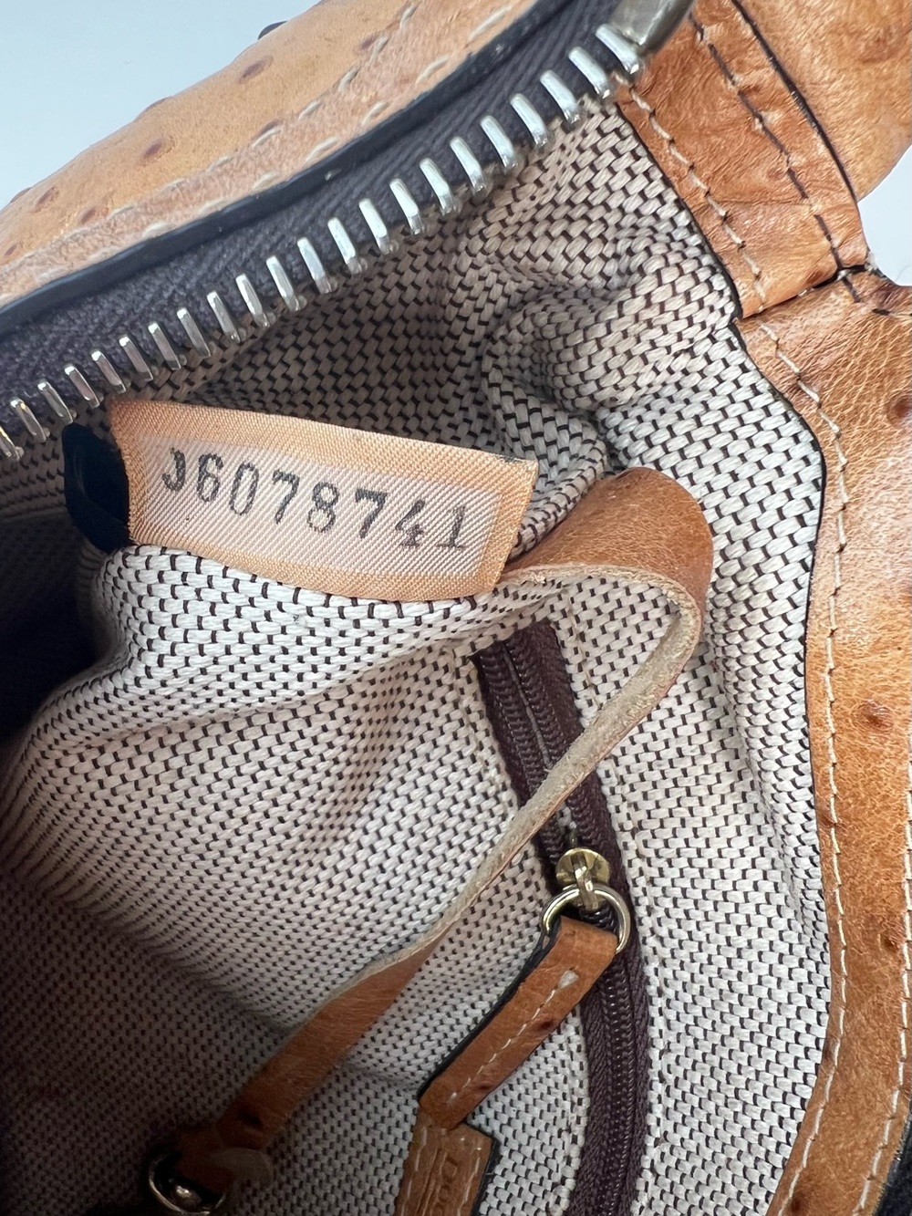 Dooney & Bourke Tan Ostrich Embossed Leather Hobo Bag Slouchy Shoulder Purse - Picture 6 of 7